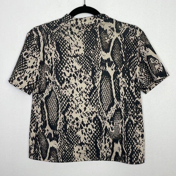 Snake Print Short Sleeve Tee - Picture 5 of 5